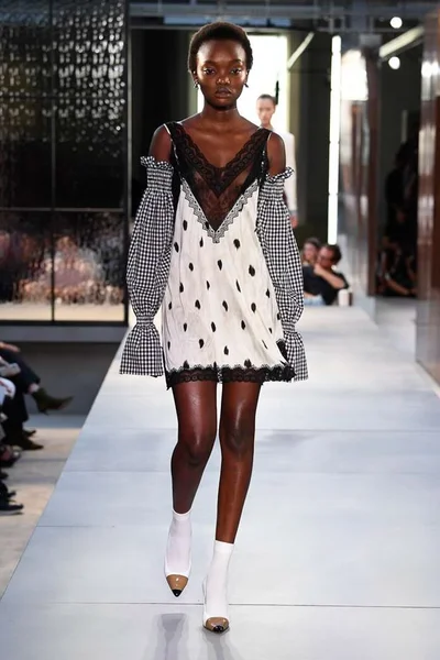 Look 77